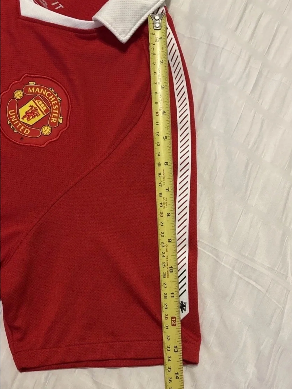 Manchester United Men’s S 2010/2011 AON Home Football Soccer Short Sleeve Jersey